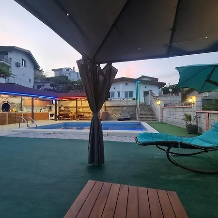 евита - град Holiday home *