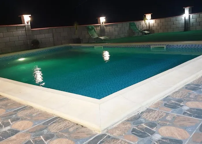 евита - град *