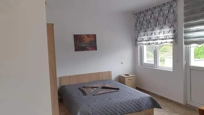 евита - град *