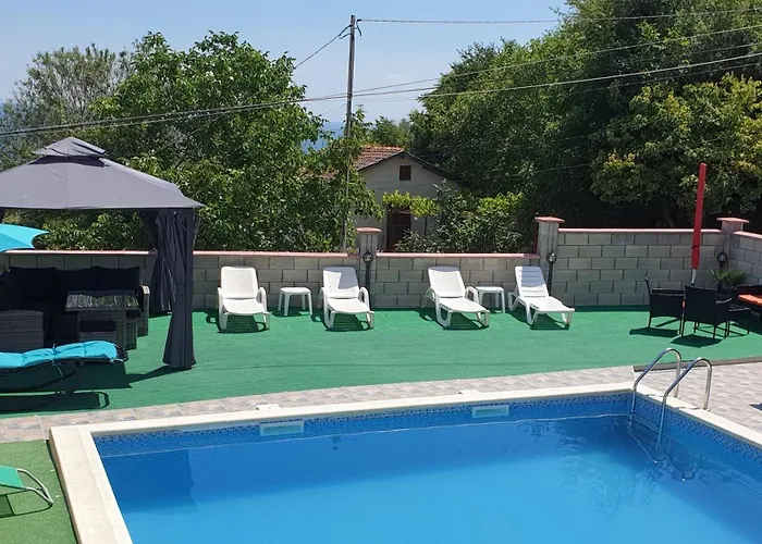 евита - град *